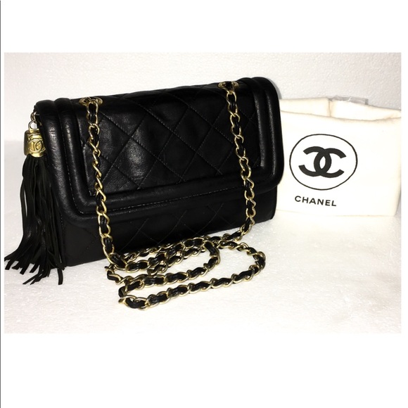 🔥Chanel Lambskin Quilted Flap🔥 Priced to sell! - Picture 8 of 8